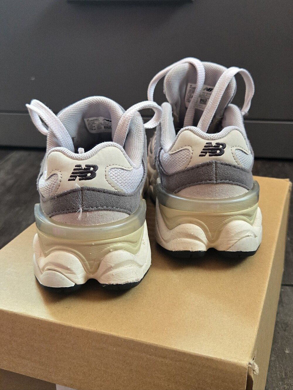 NEW BALANCE 9060 - Picture 7 of 10